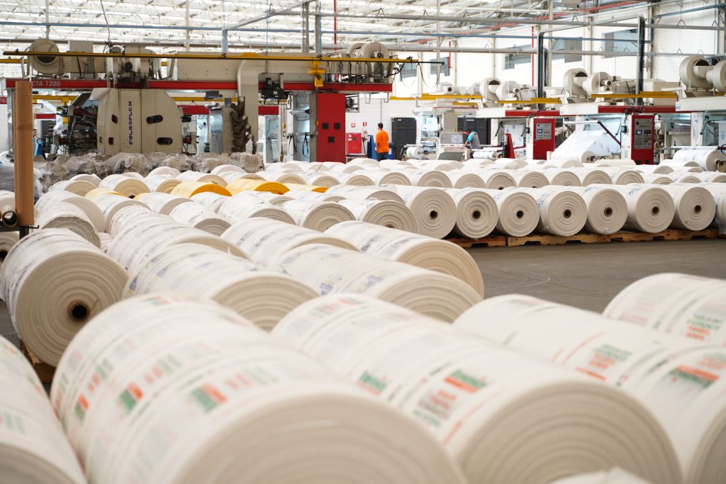 Indústria de plásticos que fazem reciclagem e produzem menos poluição